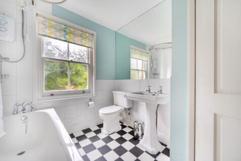 1369946-12-68f616...