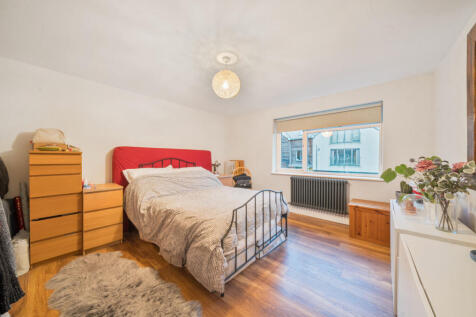 1376966-15-691ca1...