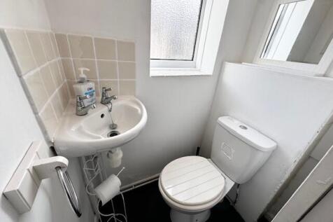 Cloakroom/wc