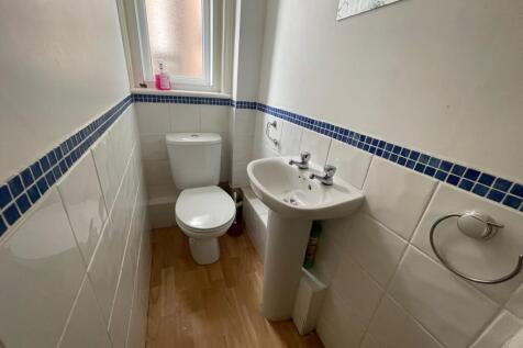 Cloakroom/wc