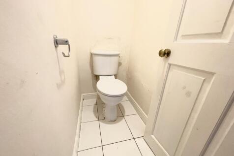 Cloakroom/wc