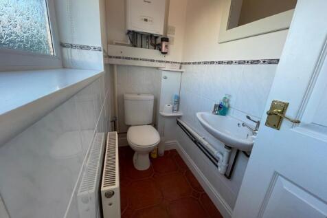 Cloakroom/wc