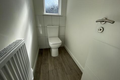 Cloakroom/wc