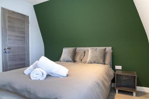 Studio bed 2.jpg