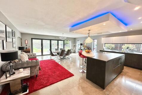 Open Plan Dining Roo