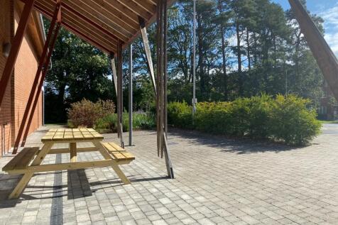 Picnictables.