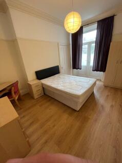 102 Manor House Road15