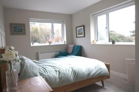 Master/ Bedroom