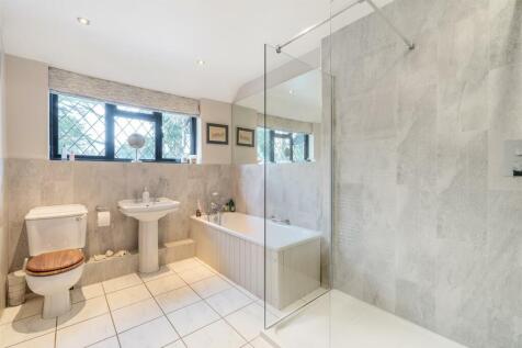 Ensuite Bath/Shower Room