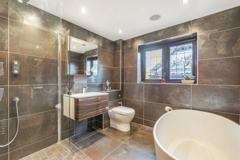 Luxury Ensuite Bath/Shower Room