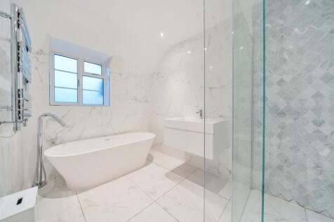 Principle Bedroom Luxury Ensuite
