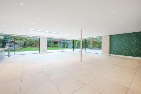 Open-Plan Kitchen/Living/Dining Room