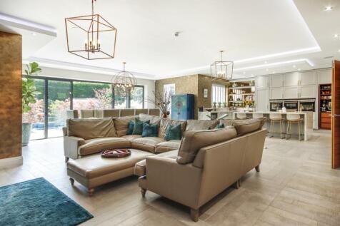 Open-Plan Kitchen/Dining/Drawing Room