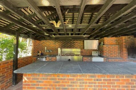 Outdoor kitchen.jpg