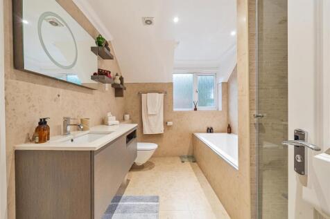 Jack &amp; Jill Bathroom