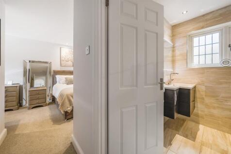 Bedroom/Shower Room