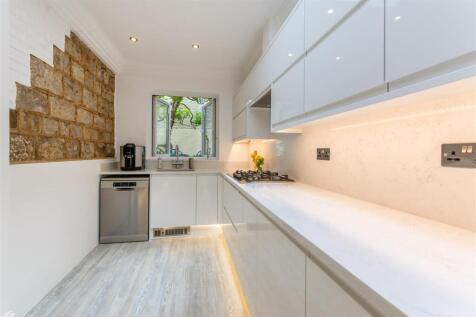 Modern Fitted Kitchen