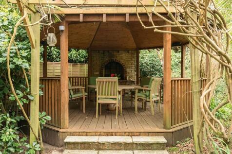 Outdoor Entertaining Seating Area