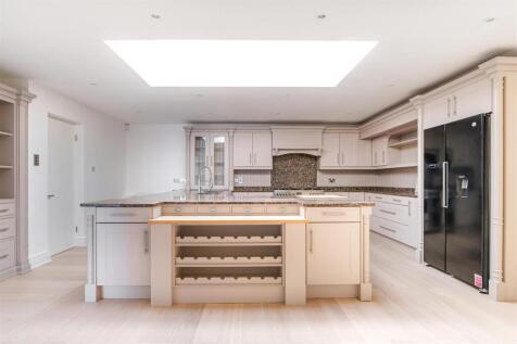 Open-Plan Kitchen/Family Room