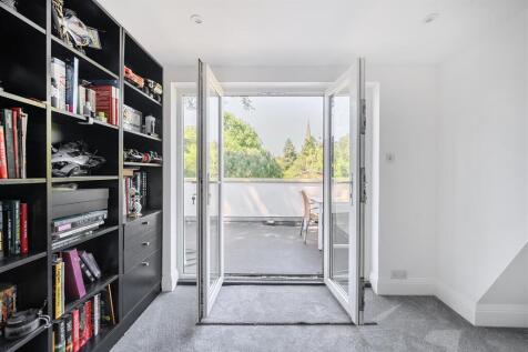 Bedroom/Balcony