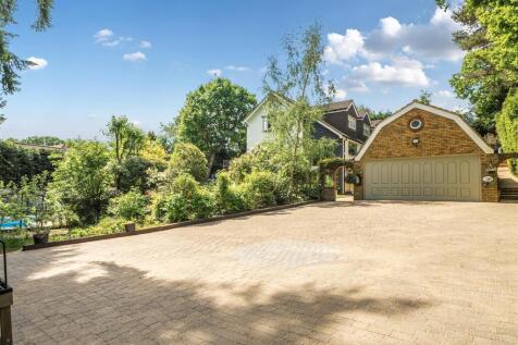Driveway/Garage