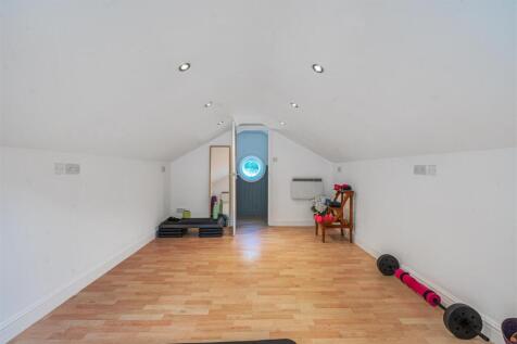 Studio Room