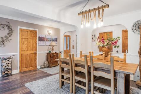 Living/Dining Room
