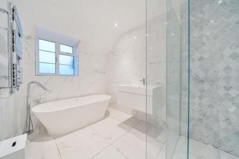 Principle Bedroom Luxury Ensuite