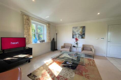 Open-Plan Kitchen/Living Room