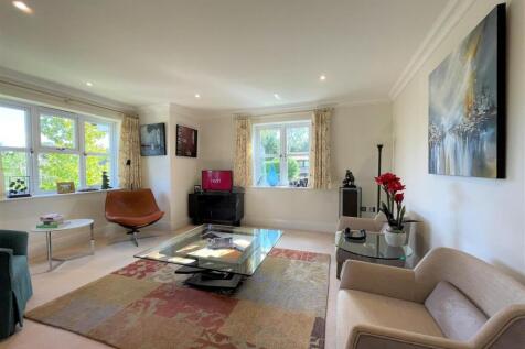 Open-Plan Kitchen/Living Room
