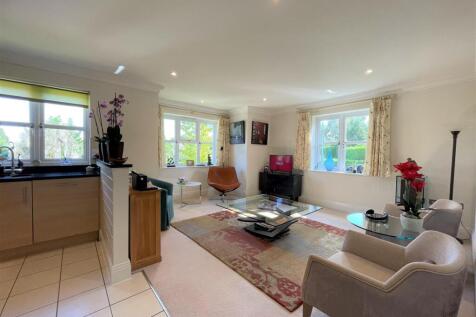 Open-Plan Kitchen/Living Room