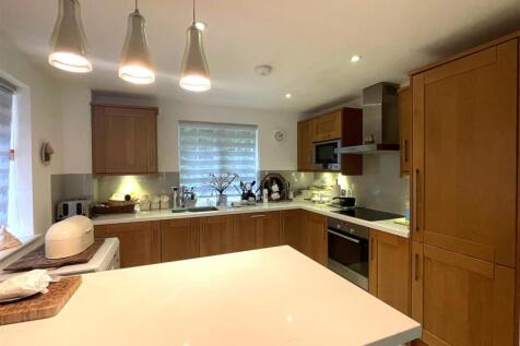 kitchen 1.jpg