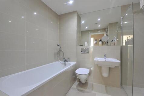 Bathroom 1.jpg