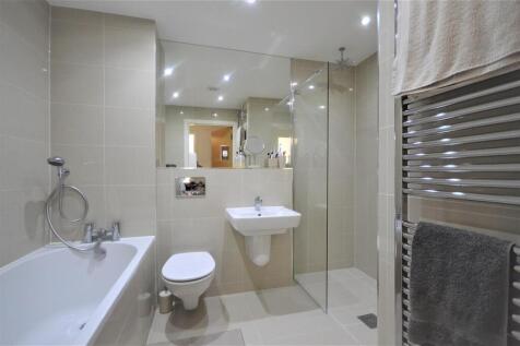 Bathroom.jpg