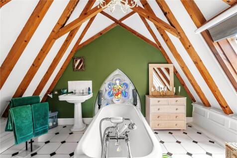 Main Ensuite