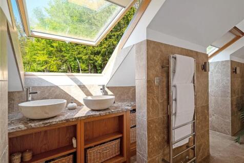 Principal Bathroom