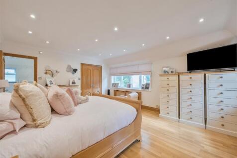 Principal bedroom