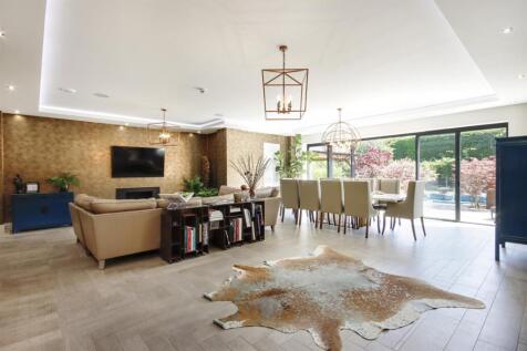 Open-Plan Kitchen/Dining/Drawing Room