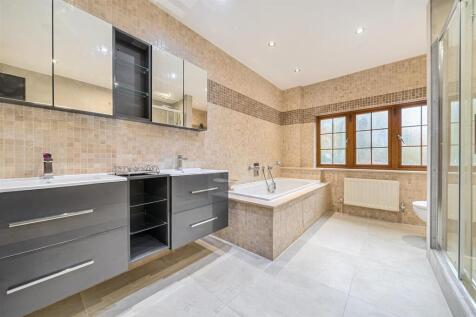 Ensuite Bath/Shower Room