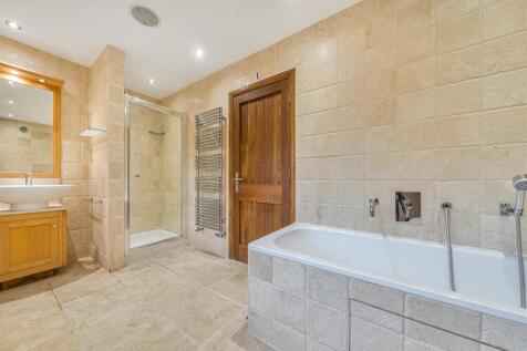 Ensuite Bath/Shower Room