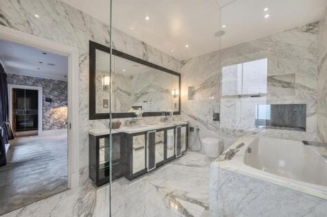 Principle Bedroom Ensuite