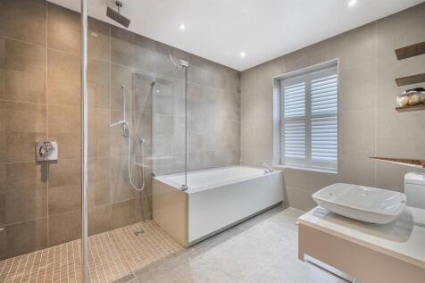 Ensuite Bath/Shower Room