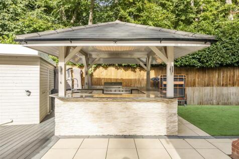Outdoor Kitchen