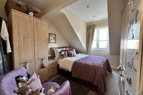 Flat 5 Bedroom