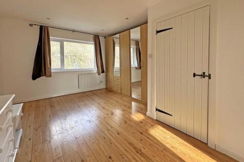 5 Bed