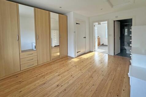 5 Bed b