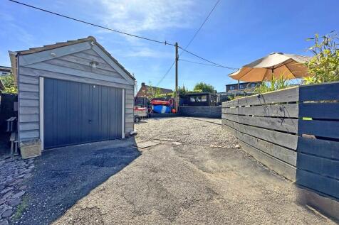 13 Garage parking