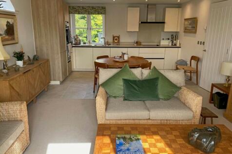South Facing Lounge