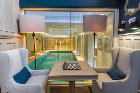Bistro / Pool