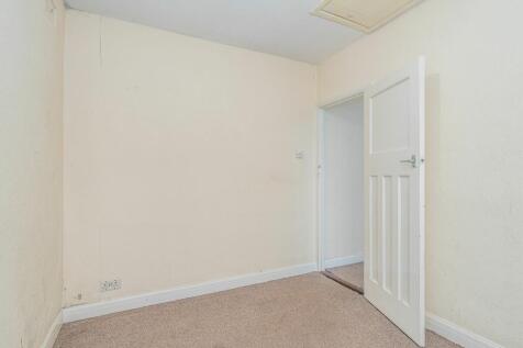 Bedroom (view b)